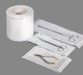 Bagaimanakah bahan Tyvek meningkatkan sifat penghalang mikrob pembungkusan pensterilan?