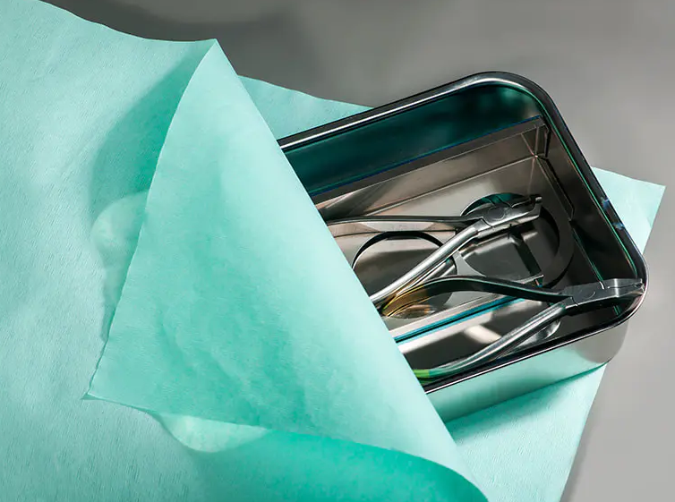 Dari Pengeluaran ke Klinik: Peranan Kertas Krep Perubatan dalam Rantaian Bekalan Perubatan